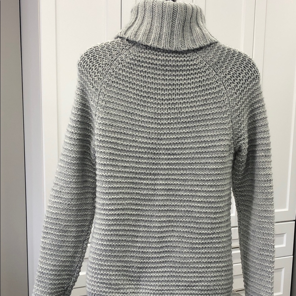 Denver Hayes Light Gray Turtleneck Sweater – Women’s Small - Picture 4 of 7